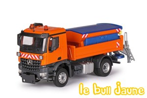 MB Arocs avec épandeur orange