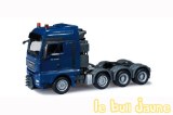 MAN TGX 8x4 cobalt blue