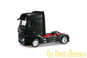 MB Actros 4x2 noir châssis rouge