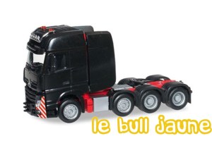 MB Actros 8x4 noir châssis rouge