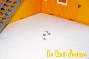4 boulons pour bungalow de chantier