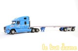 FREIGHTLINER + plateau