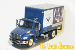 FREIGHTLINER M2 bleu