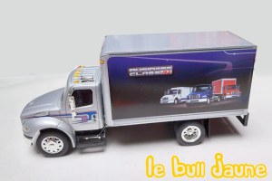 FREIGHTLINER M2 gris